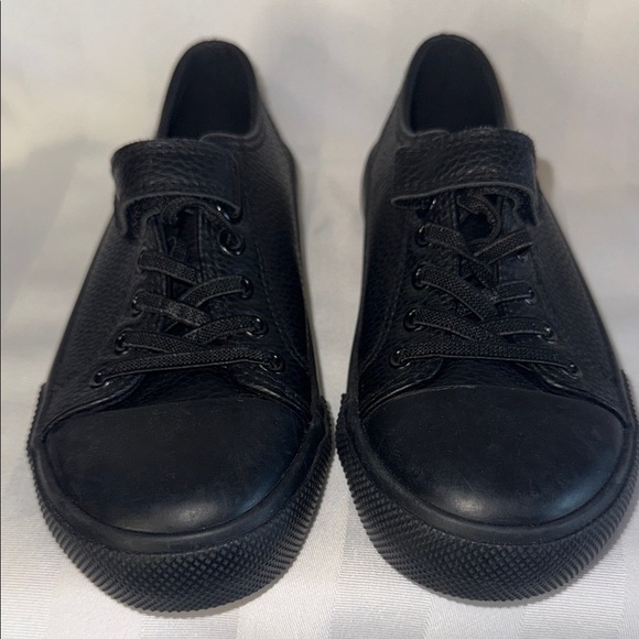 Black Shoes - Picture 8 of 10